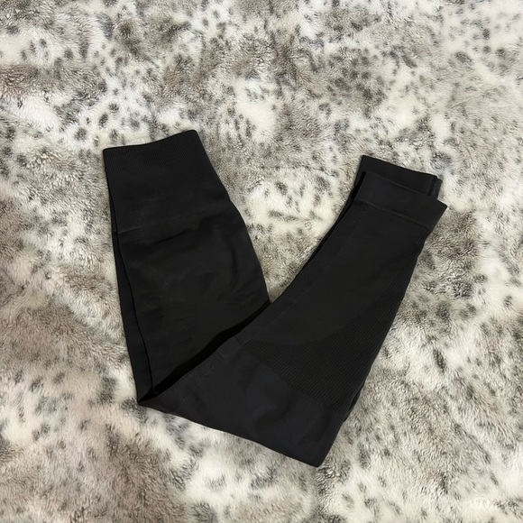 Lululemon Seamless Ribbed Leggings - Picture 3 of 6